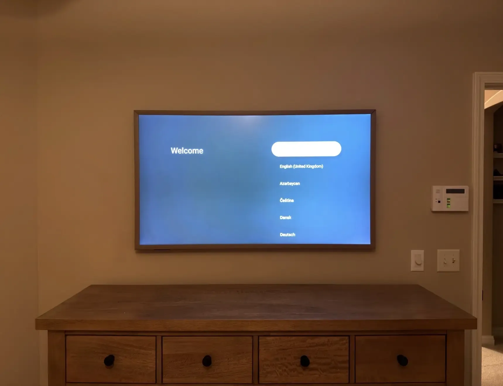 65 Hisense Canvas Recessed Floating Mount Brooklyn Park - The Mounting Man